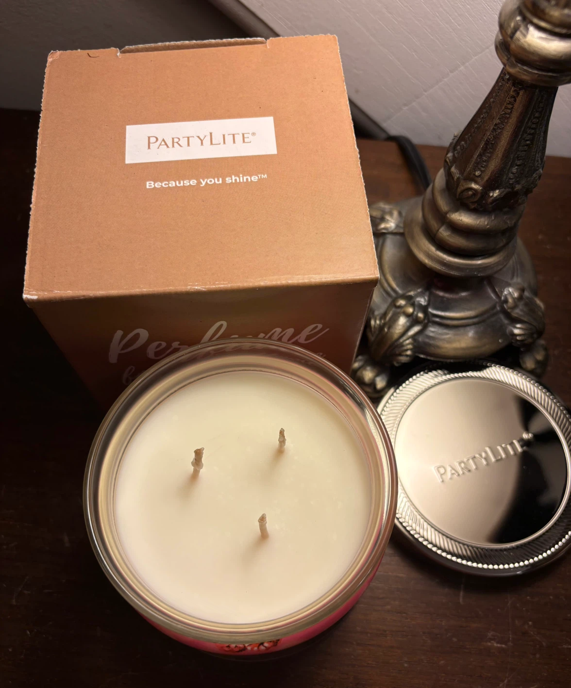 ✨✨PartyLite Raspberry Macaroon Scented Candle - photo 2