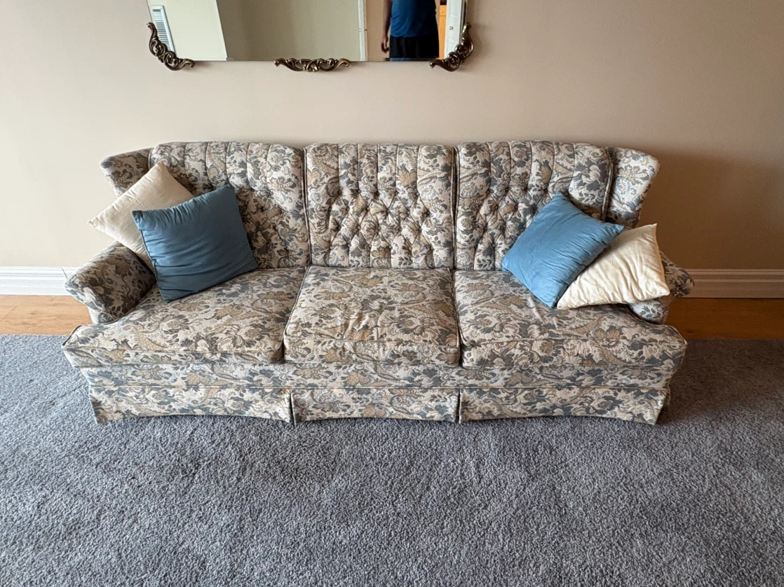 Free delivery used Vintage Floral Sofas 3 seat & 1 seat - photo 3
