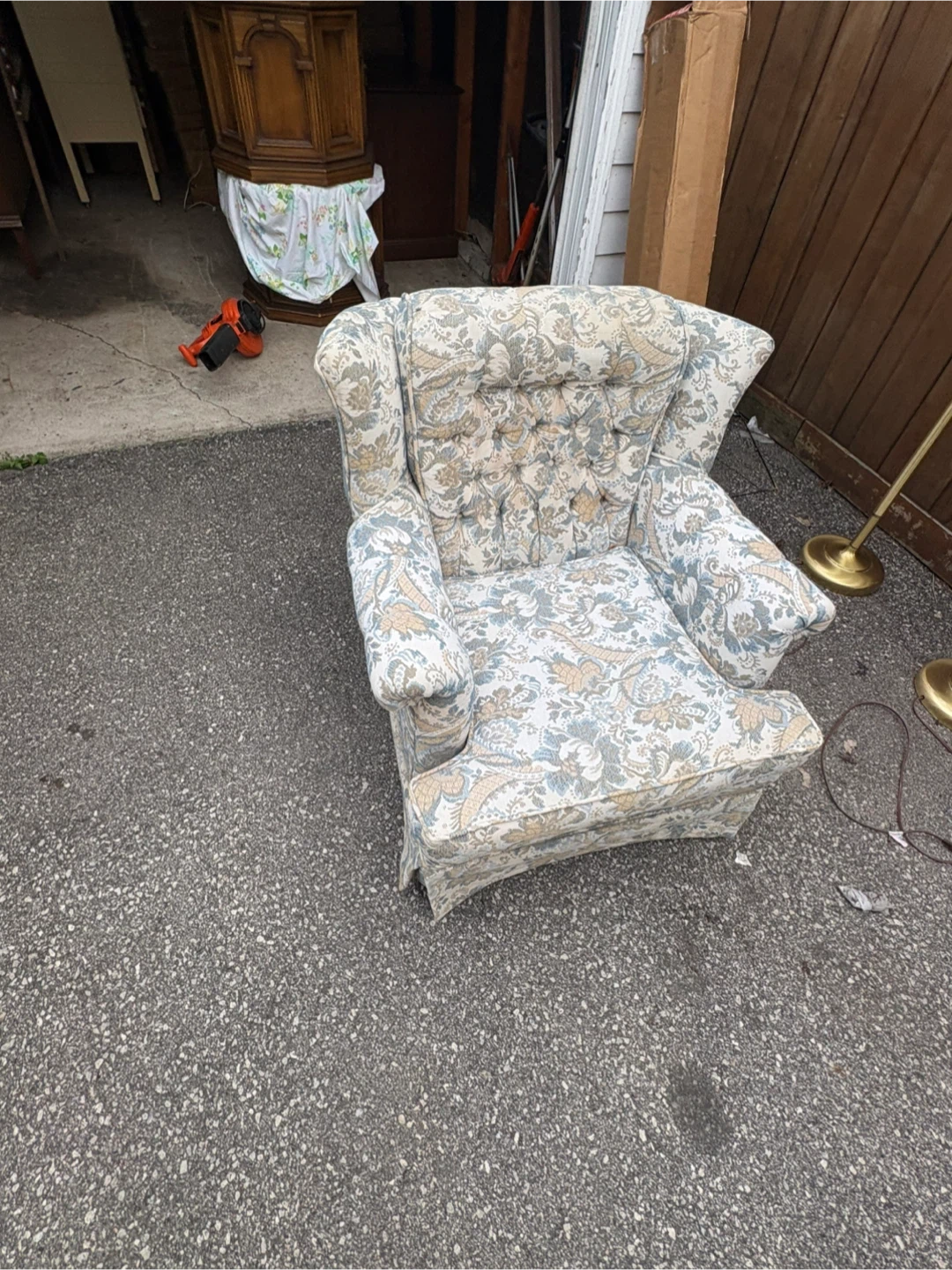 Free delivery used Vintage Floral Sofas 3 seat & 1 seat - photo 5