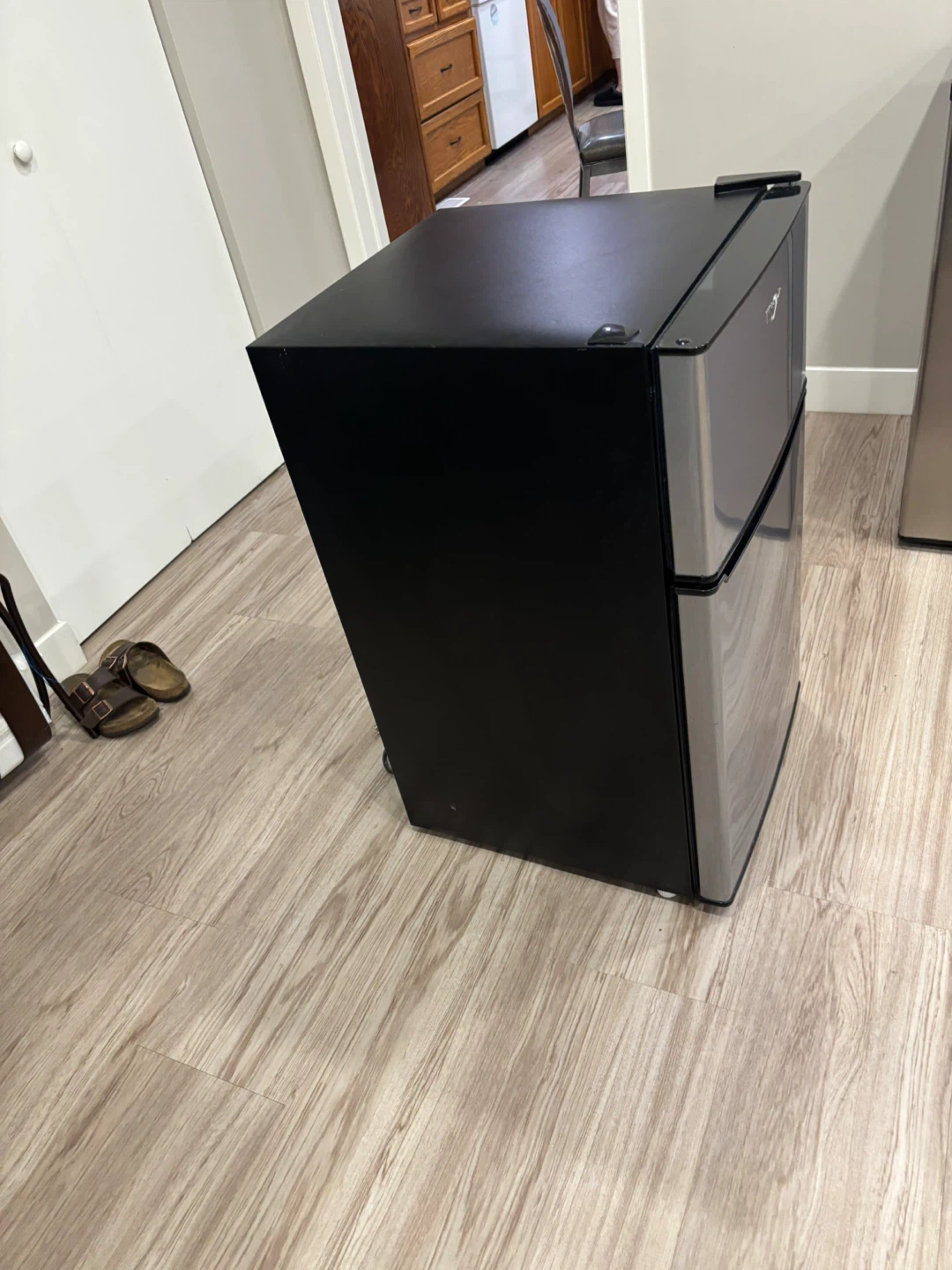 Whirlpool Compact Refrigerator - photo 4
