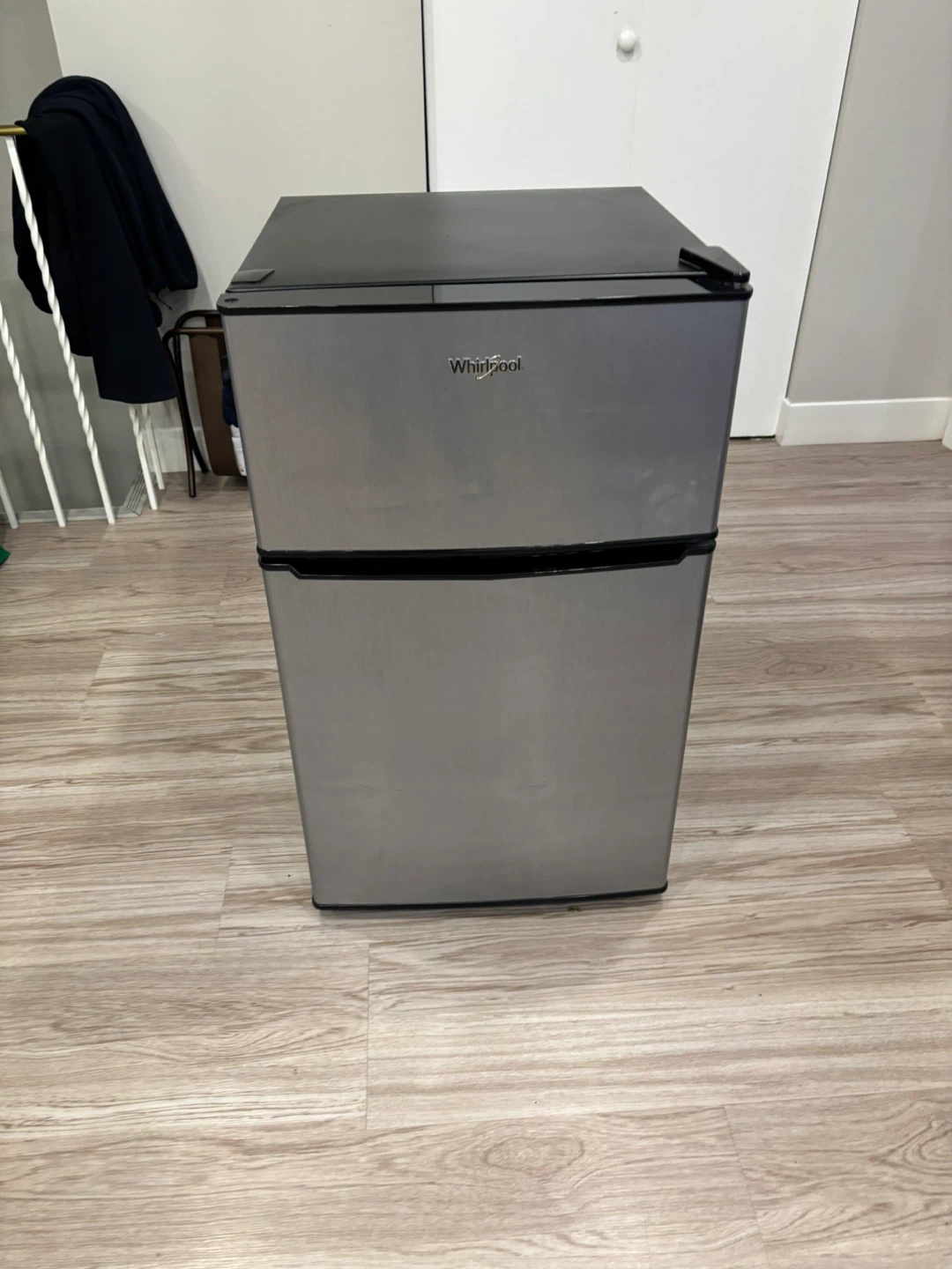 Whirlpool Compact Refrigerator - photo 5