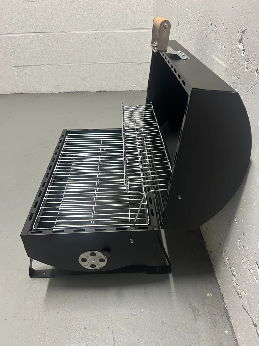 Cusimax Portable Charcoal Grill - photo 2