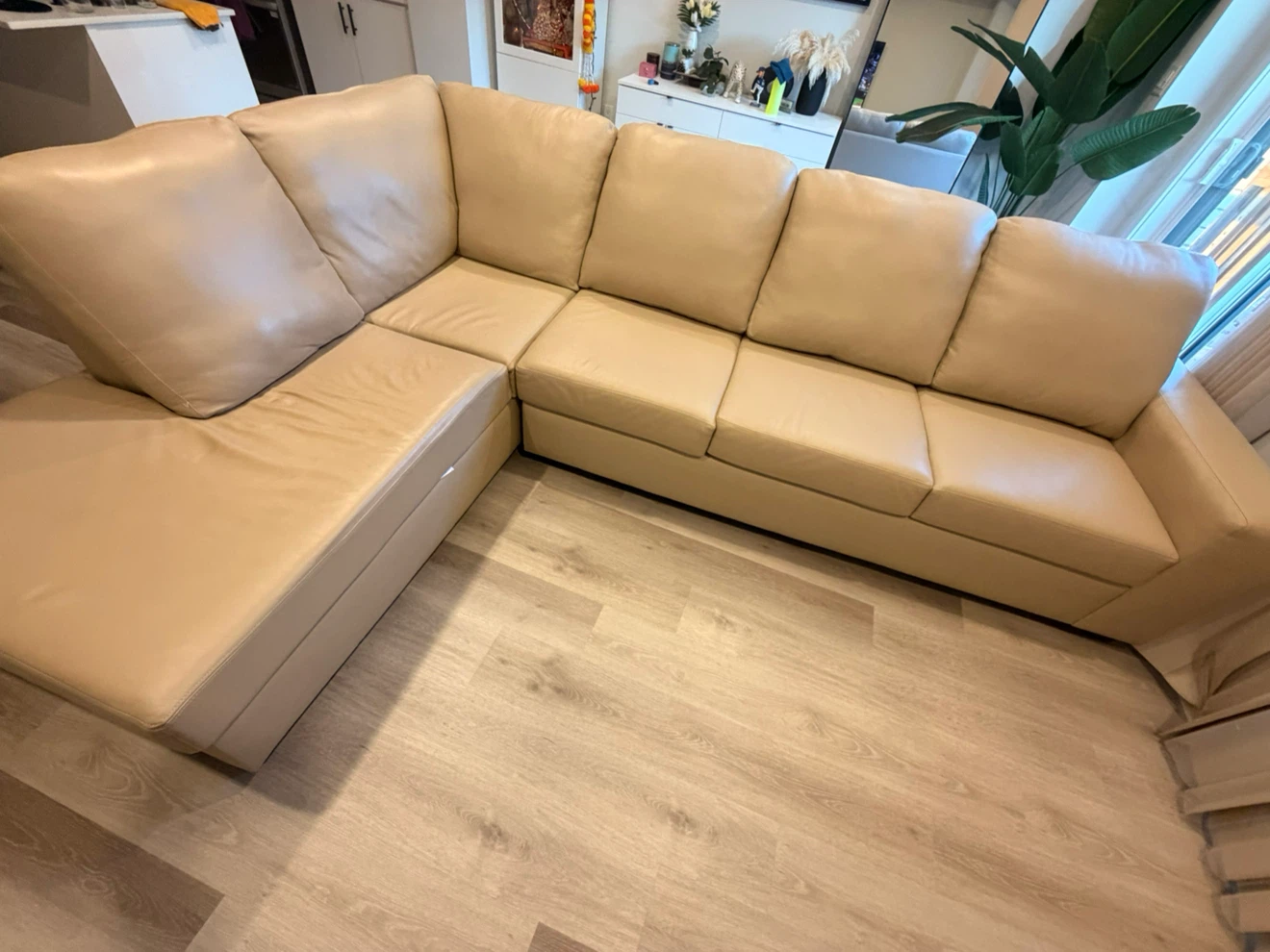 Almost Brand new - Beige Leather Sectional Sofa with Chaise - photo 5