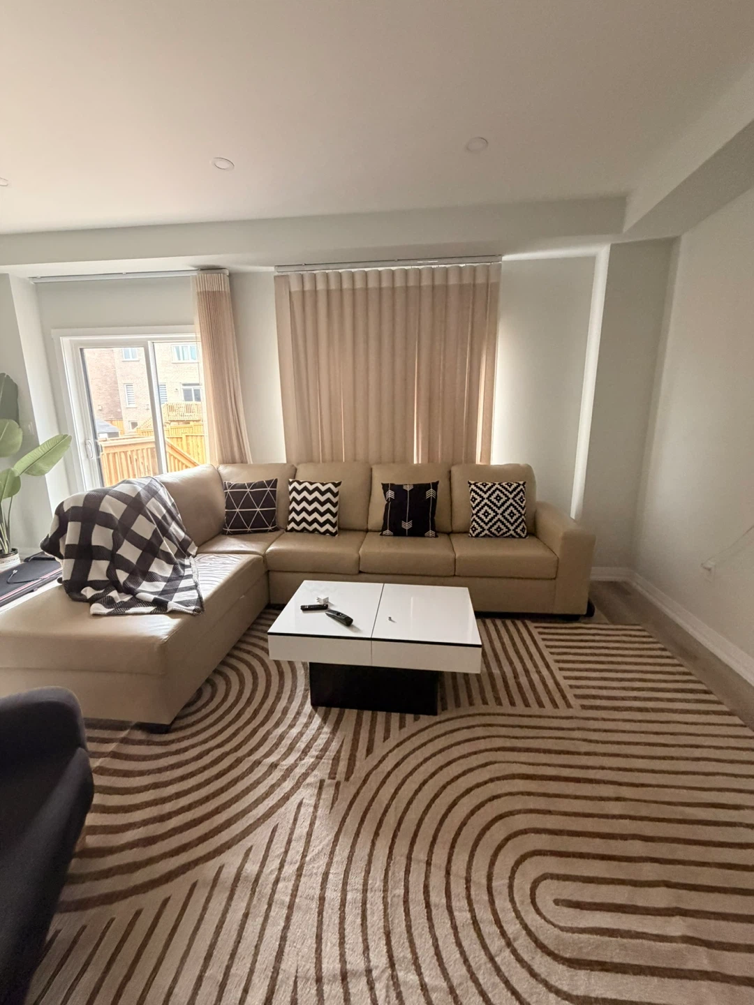 Almost Brand new - Beige Leather Sectional Sofa with Chaise - photo 2