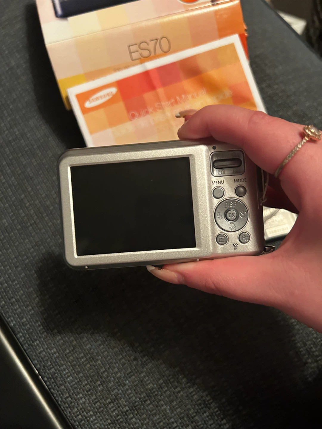 Samsung ES70 12.2MP Digital Camera Silver - photo 3