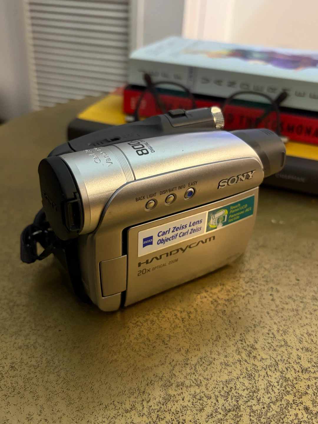 Sony Handycam DCR-HC28 Silver - photo 2