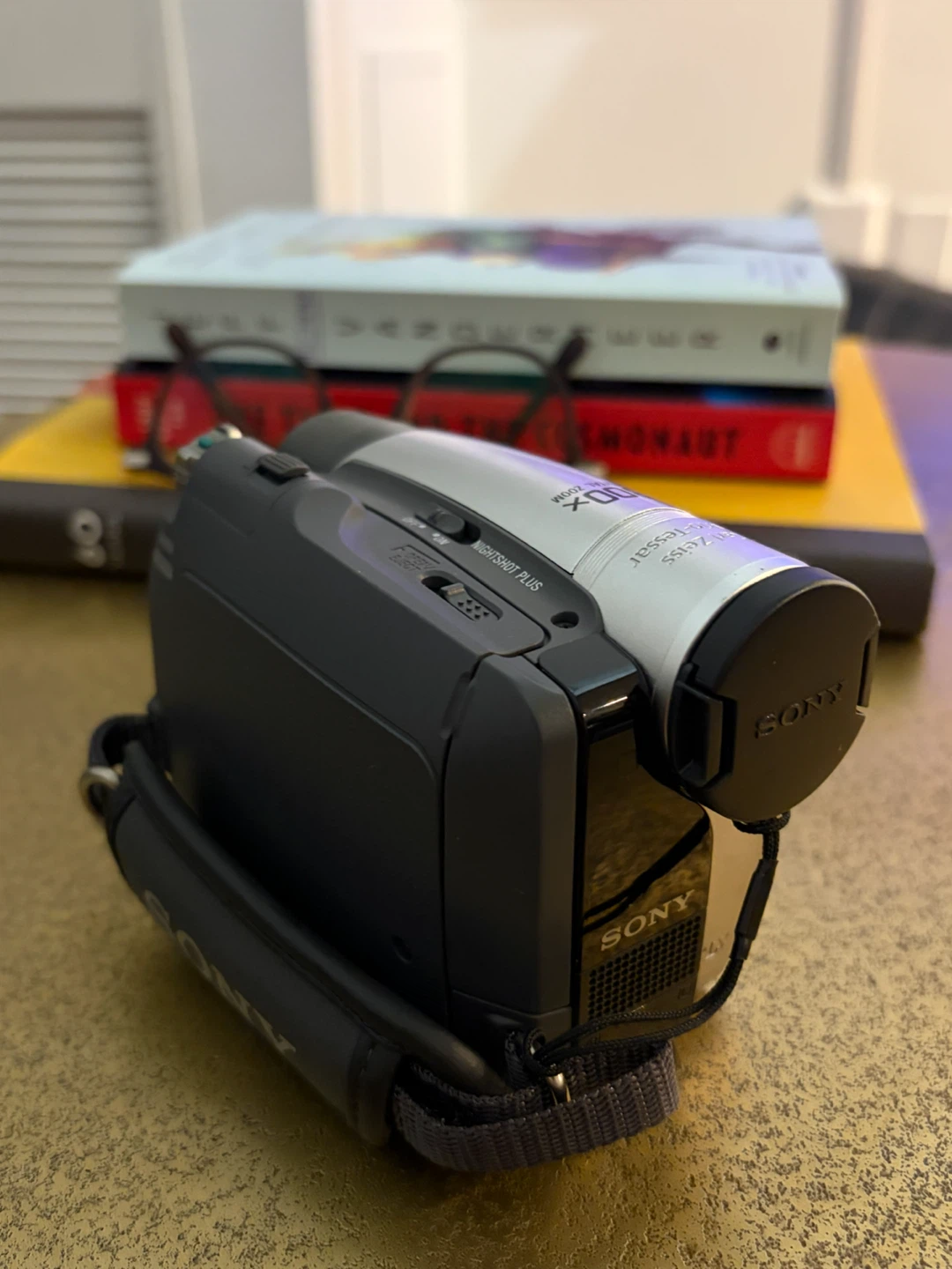 Sony Handycam DCR-HC28 Silver - photo 3