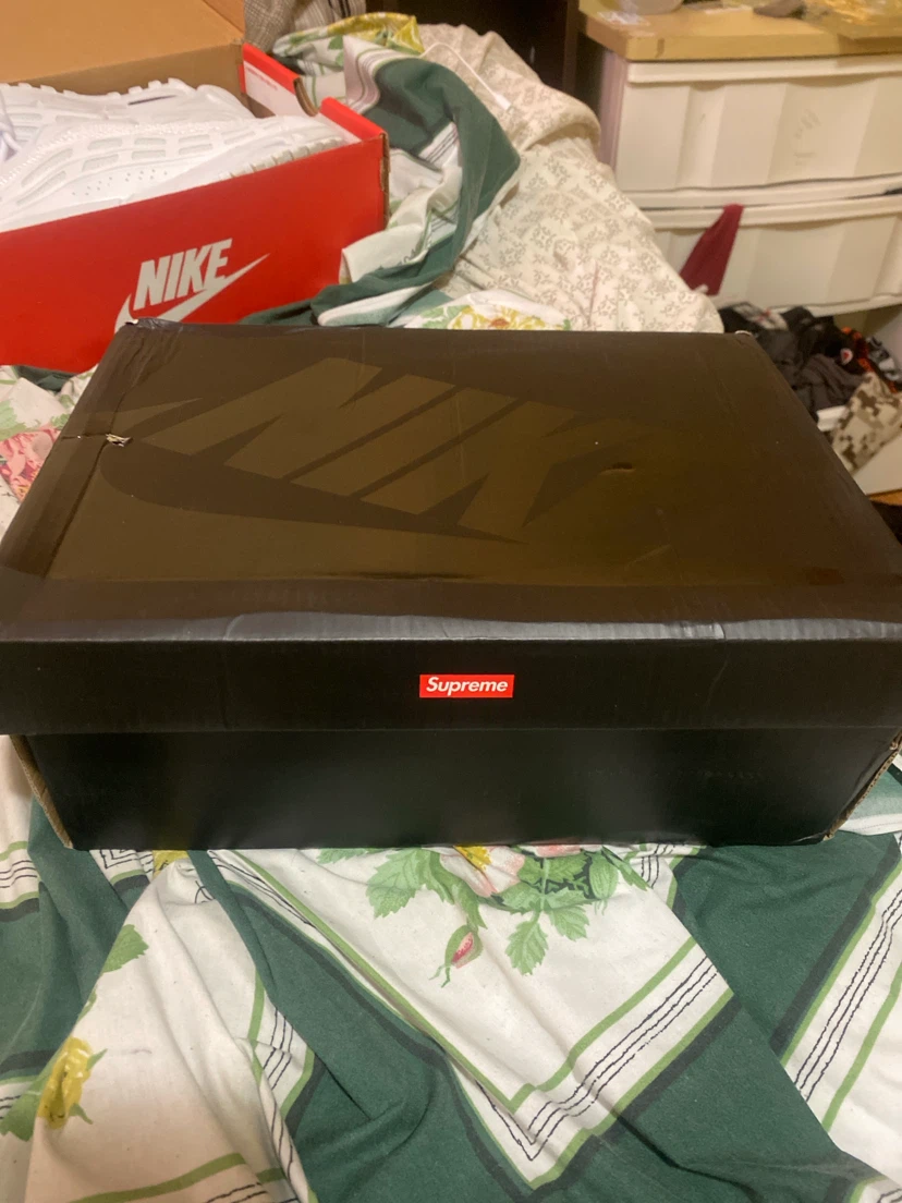 Supreme Nike Shox Sneakers - photo 3