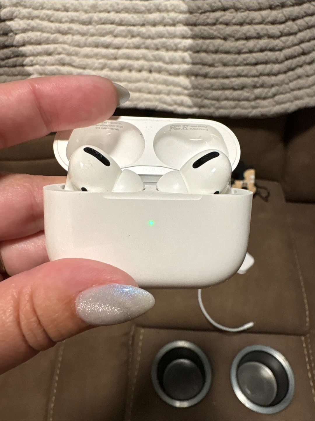 Apple AirPods Pro with Charging Case - photo 2