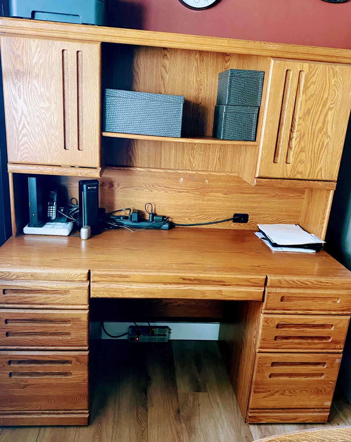 Solid Oak Desk with Hutch - photo 4