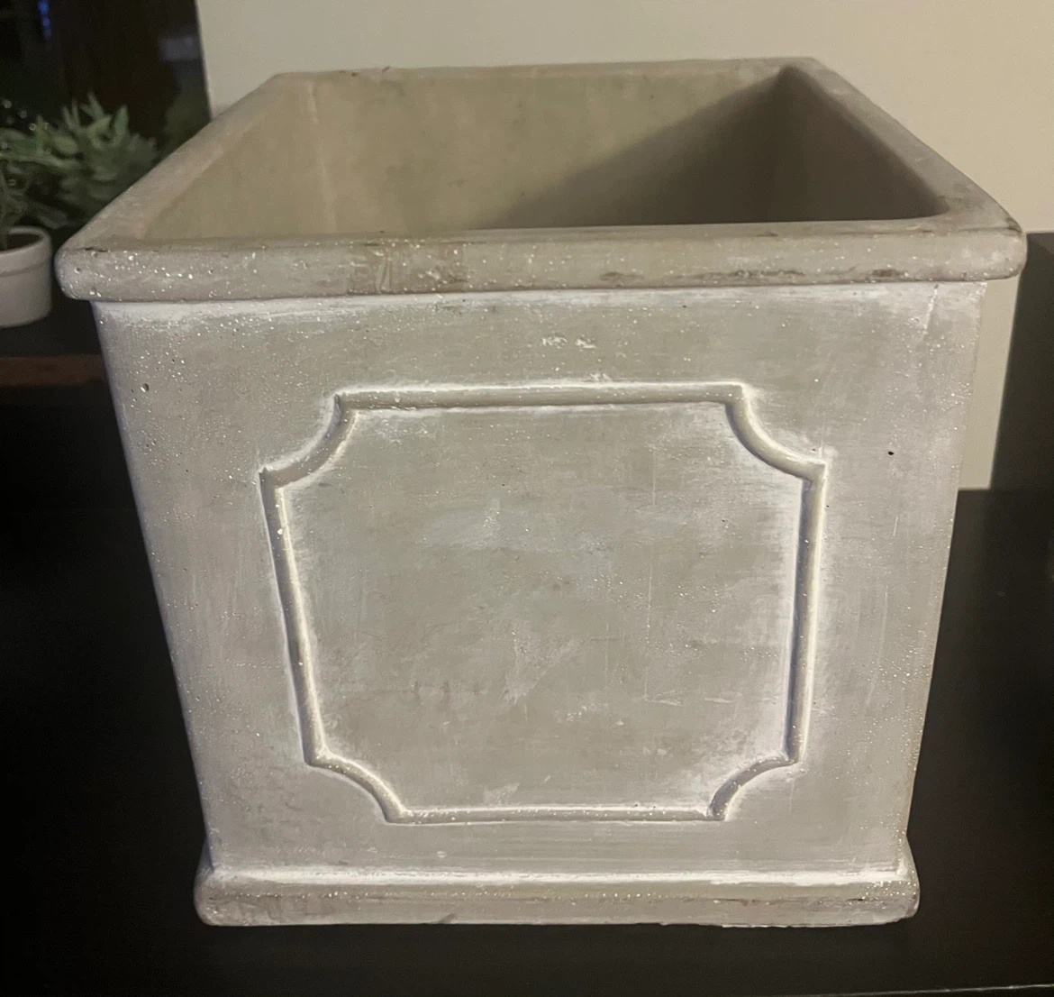 Square grey stone-style planter - photo 2