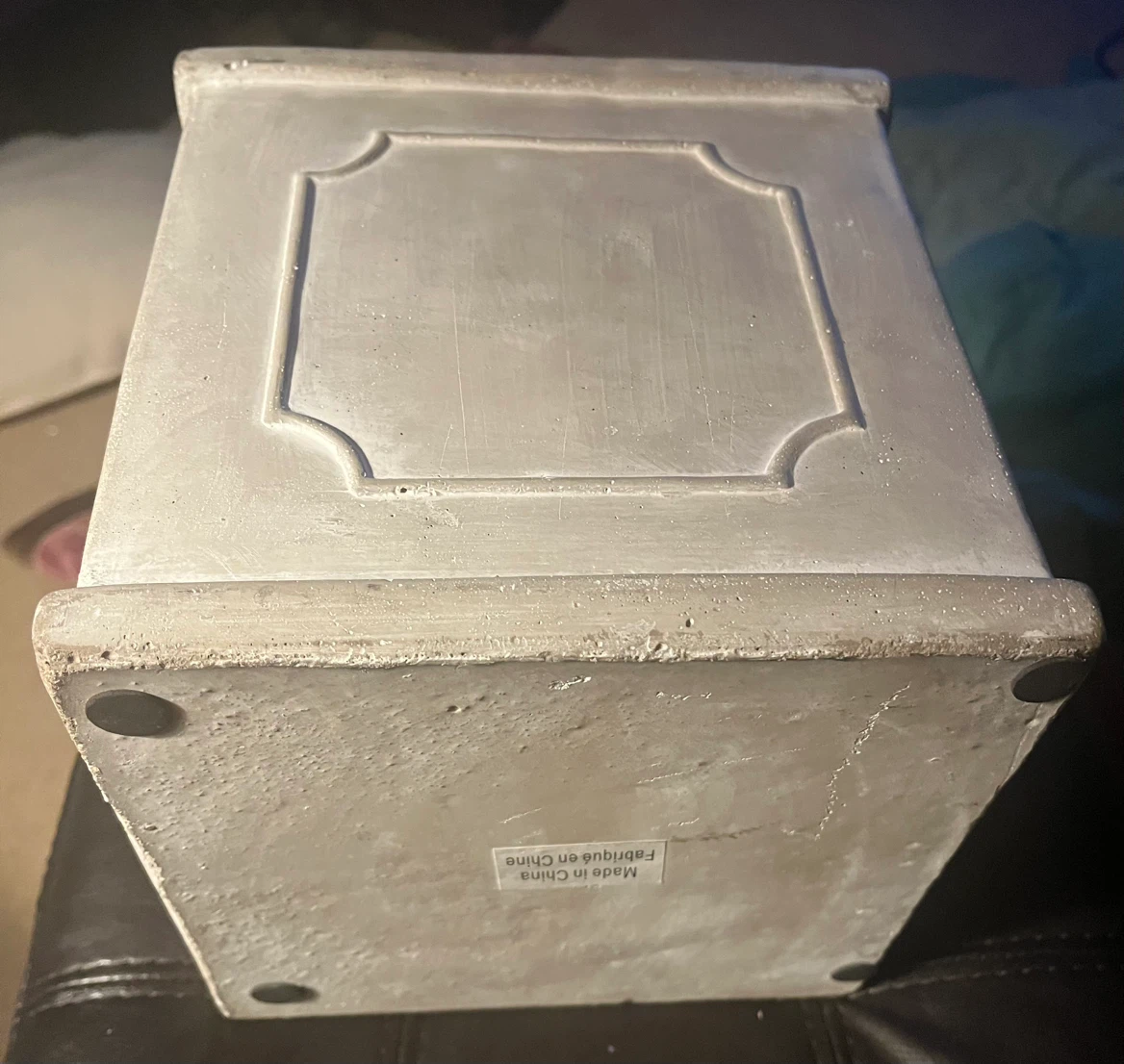 Square grey stone-style planter - photo 3