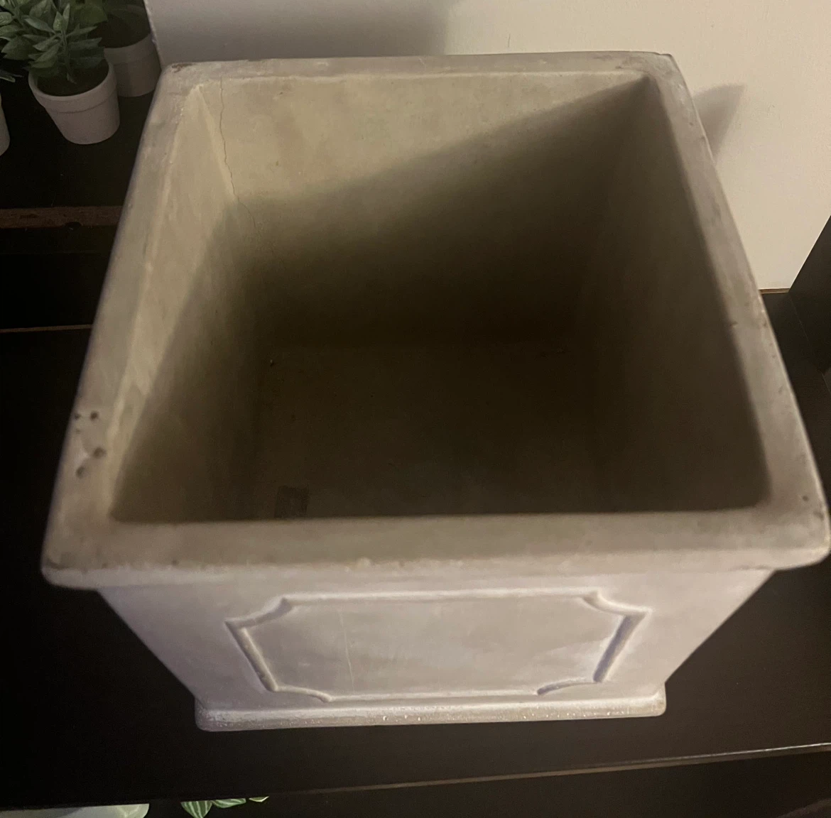 Square grey stone-style planter - photo 4