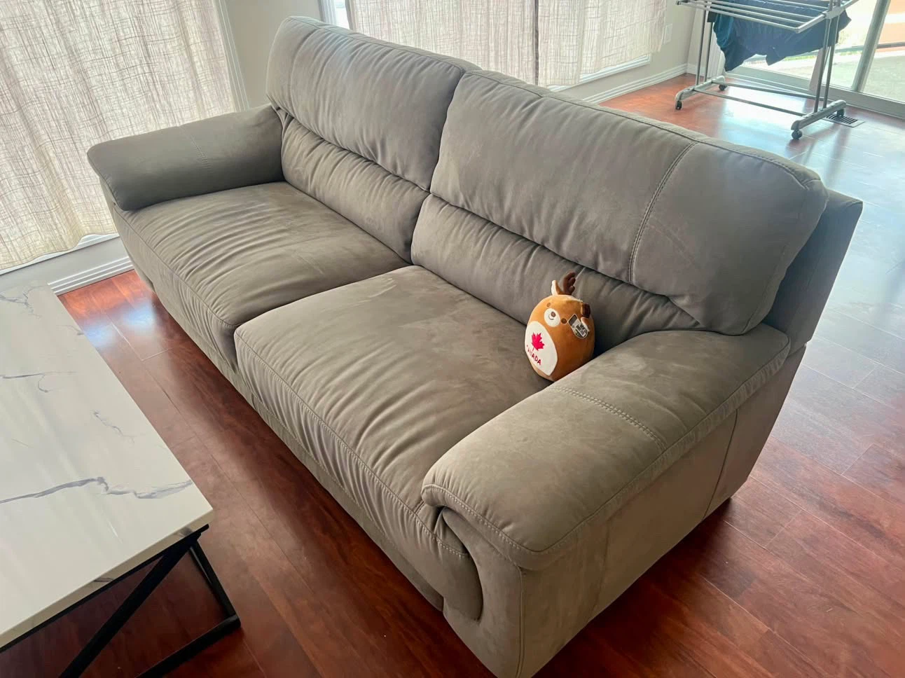 Nearly New, 3‑Seater Couch (June 25) – Moving Out of Province