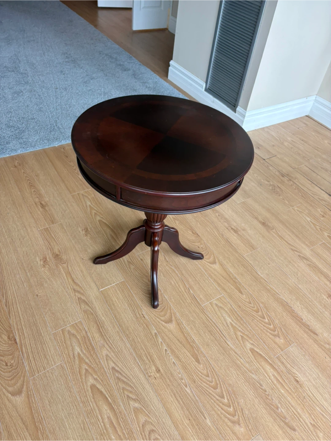 Free delivery used Round wooden end table with drawer - photo 3