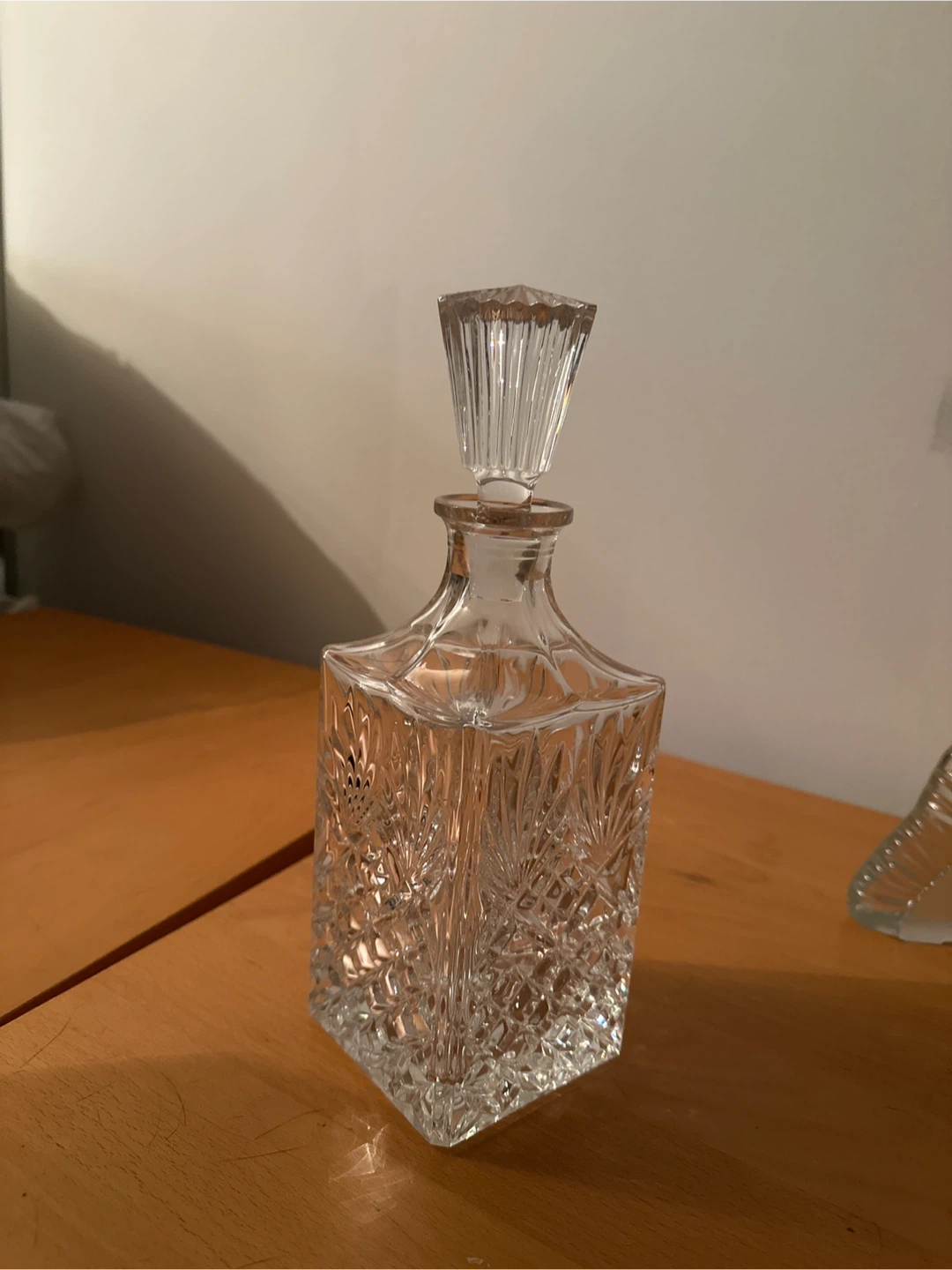 Crystal Glass Decanter with Stopper
