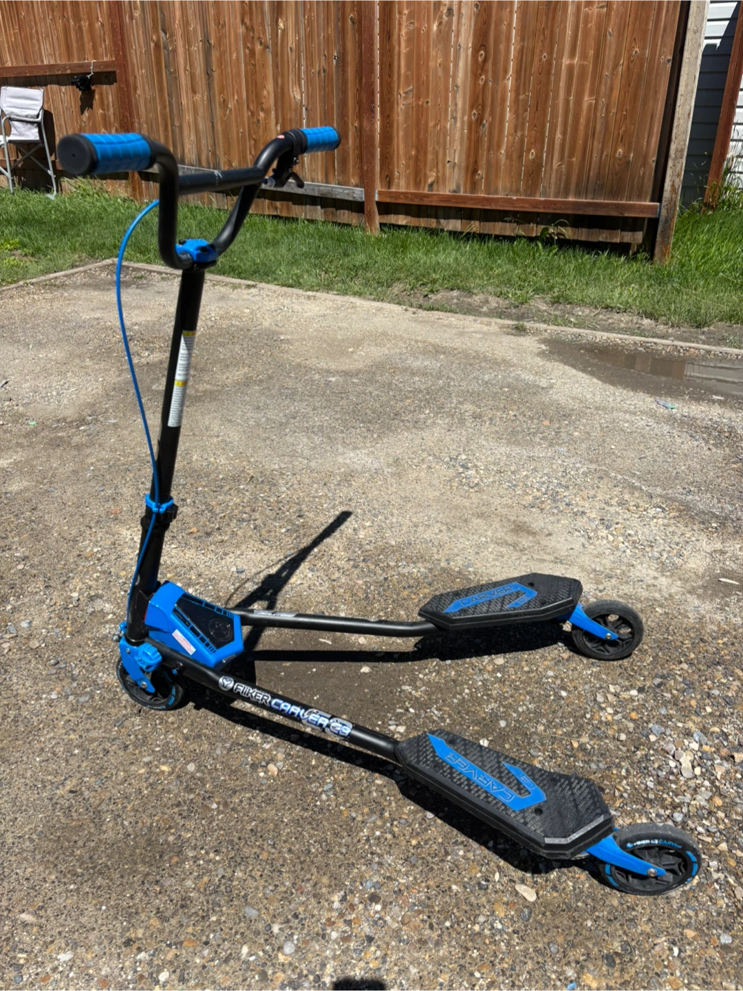 FIXTICR CARVER 3 Wheel Scooter - photo 2