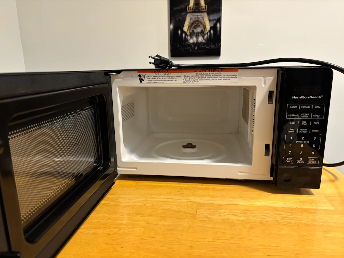 Hamilton Beach Microwave - photo 2