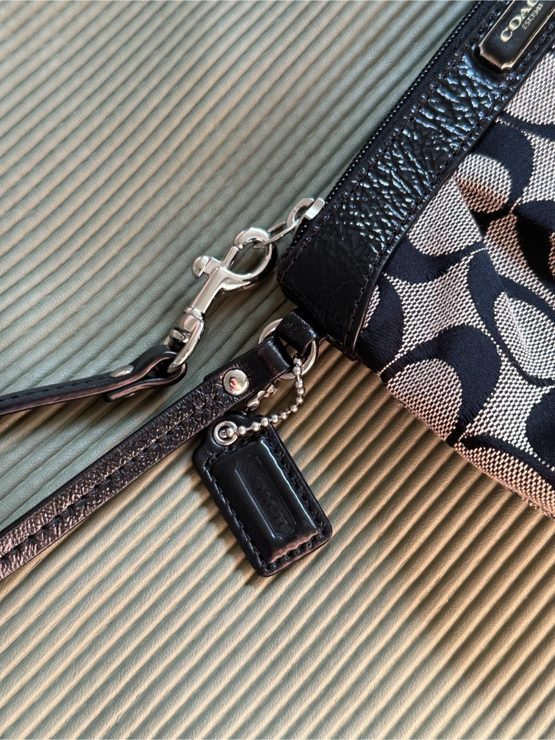 Vintage Coach Wristlet - photo 5