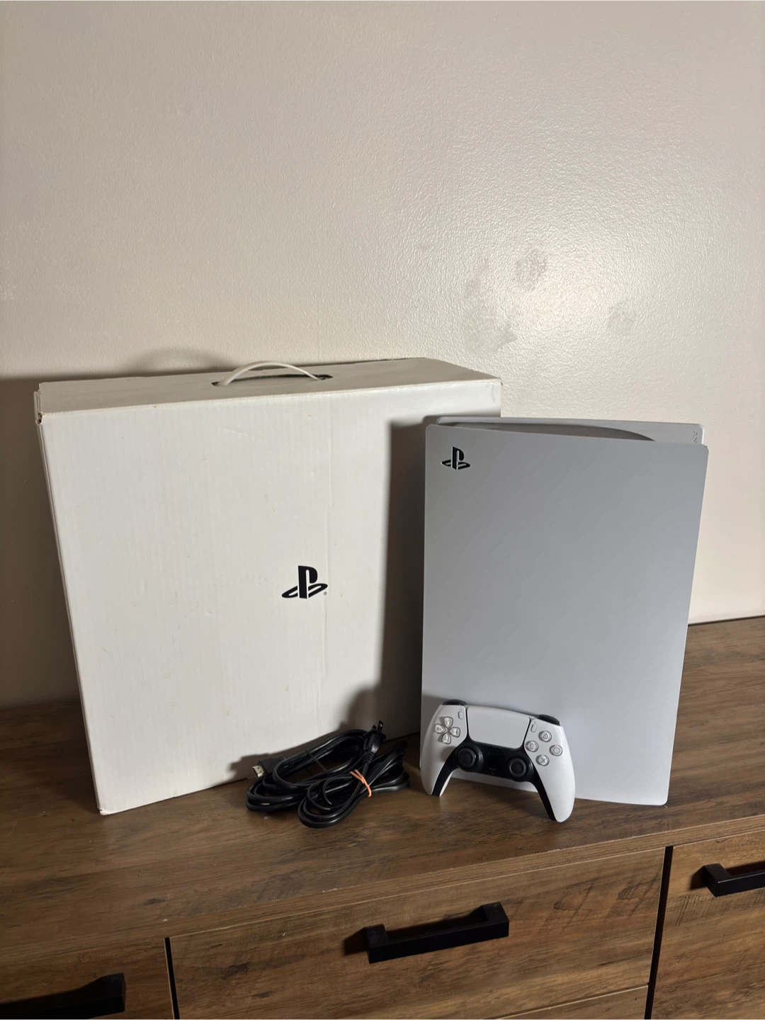 PS5 Digital Edition + Controller & Box - Be Quick! - photo 2