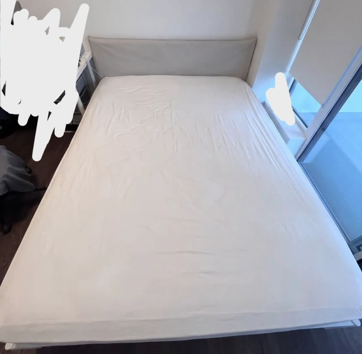 Kleppstad queen bed frame w/ wooden slats+ free mattress