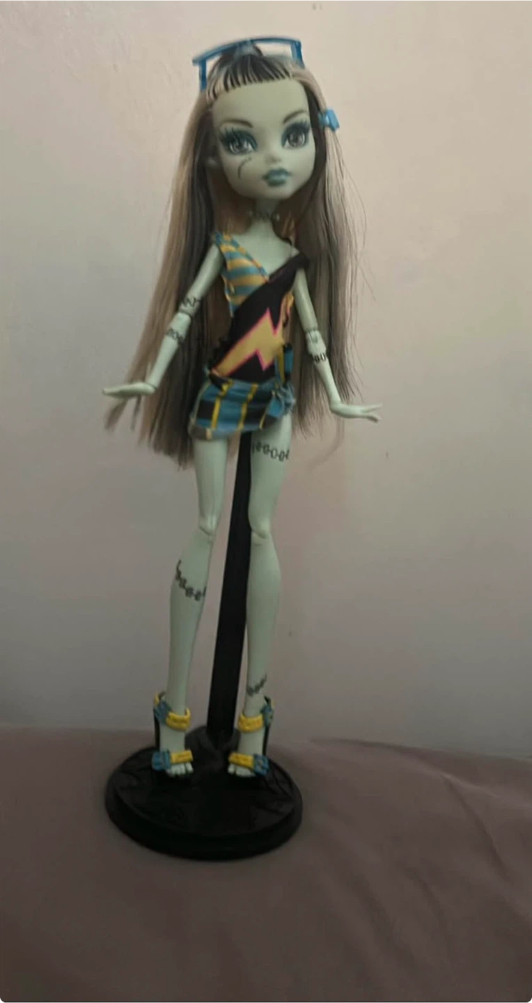 Monster High Frankie Stein G1 gloom beach