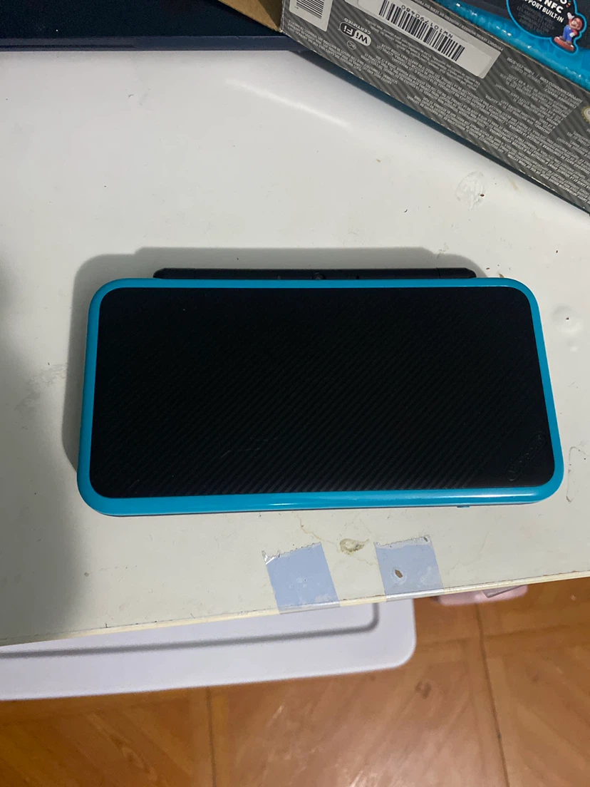 New Nintendo 2DS XL - photo 2