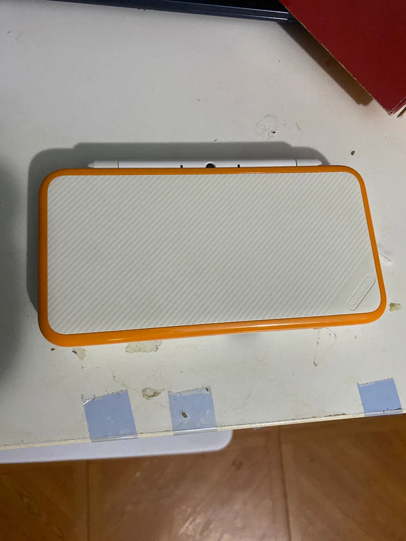 New Nintendo 2DS XL White & Orange - photo 2