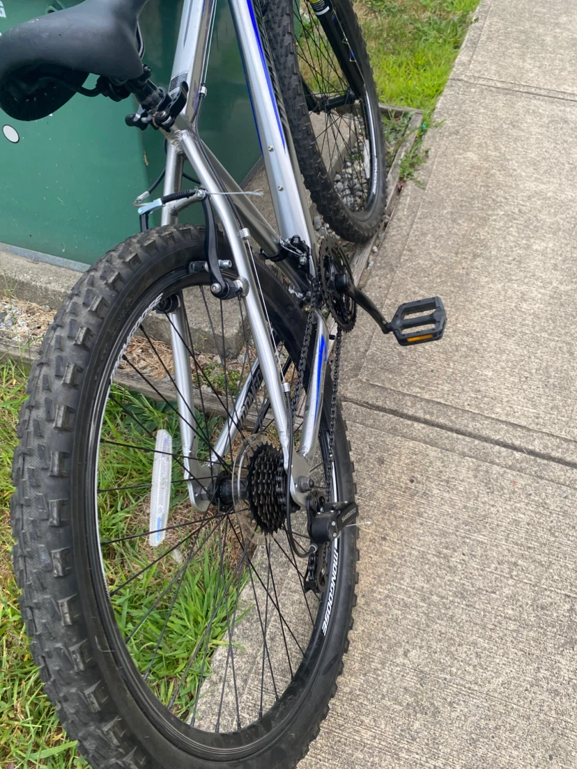 Mongoose Mountain Bike - photo 2