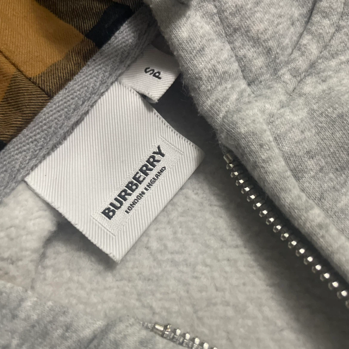 Burberry sweater