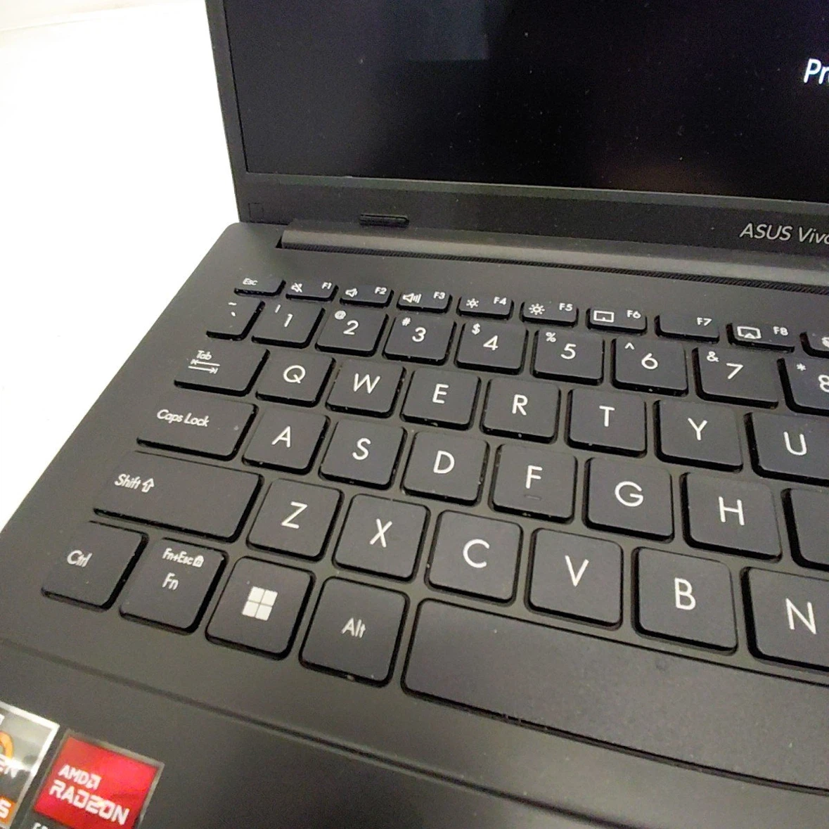 Brand new ASUS VivoBook Laptop - AMD Radeon - photo 4