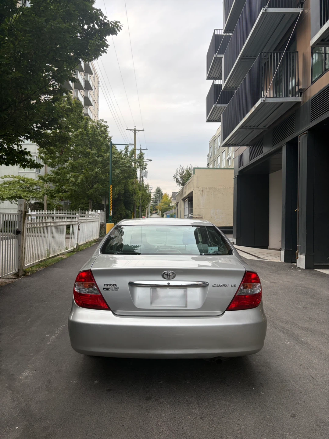 Toyota Camry LE Sedan - photo 5