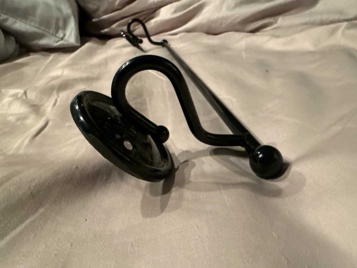 Black Metal Towel Holder - photo 3