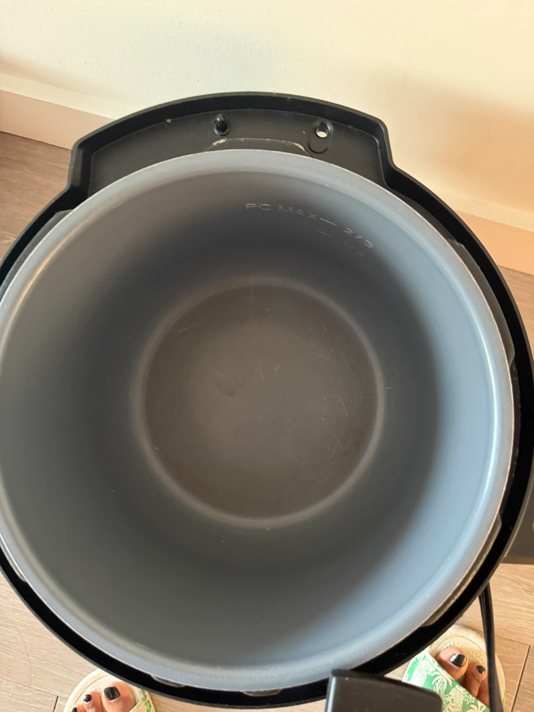 Instant Pot multi-use pressure cooker in black - photo 2