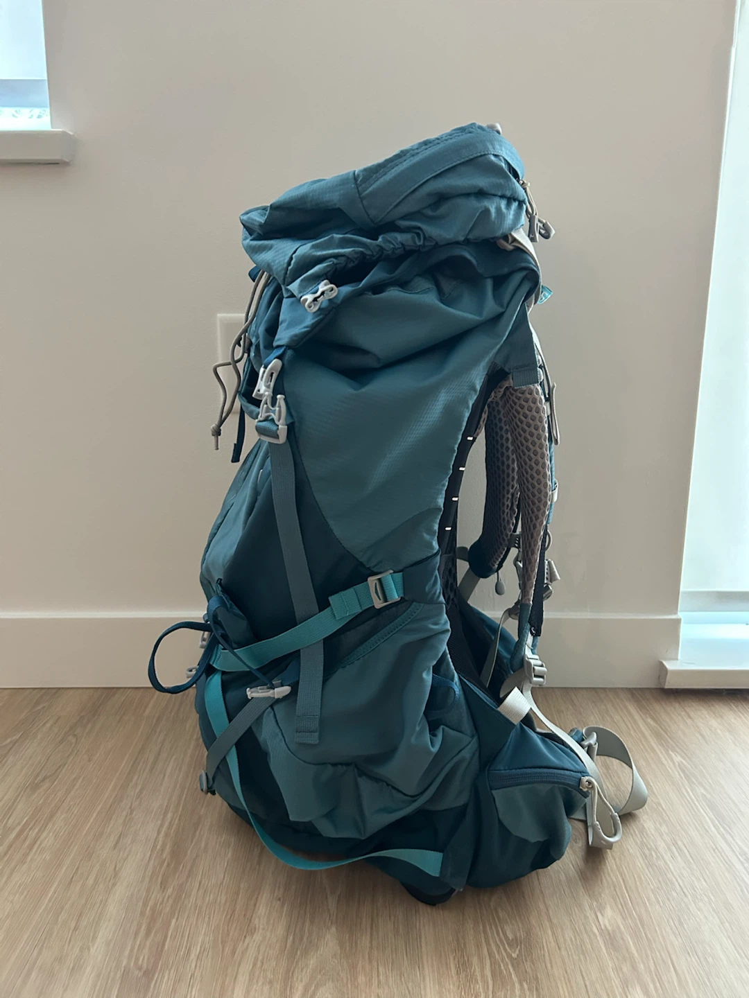 Osprey Aura AG 50 Women’s Backpack - photo 3