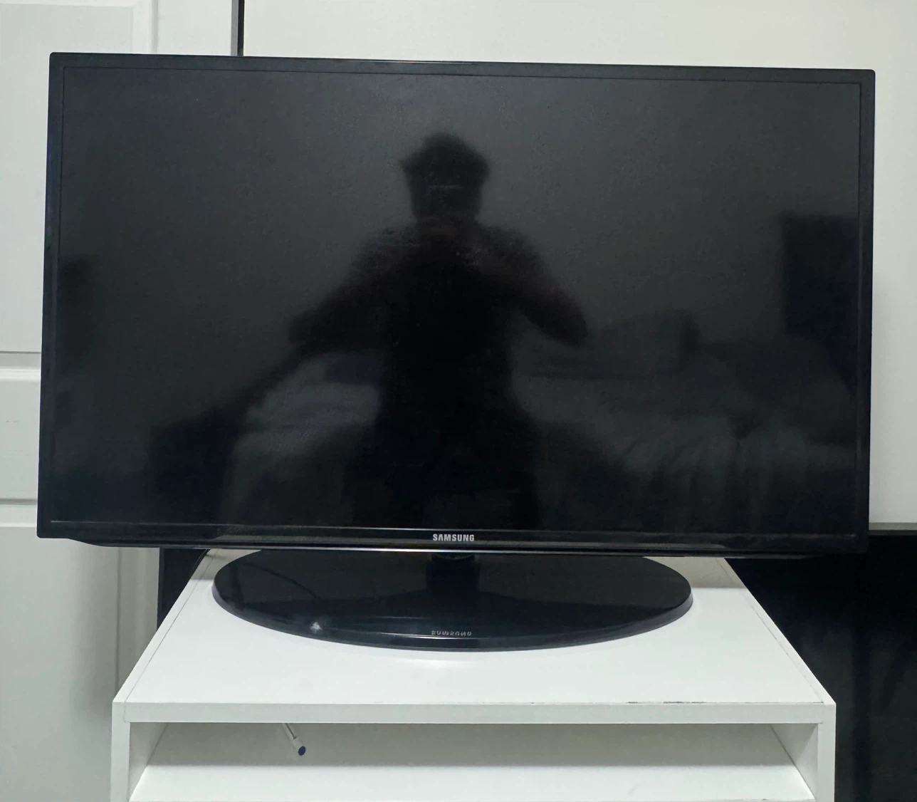 Samsung 40-inch Flat Screen TV