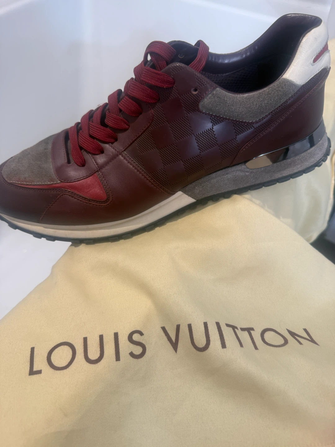 Louis Vuitton Run Away Burgundy Sneaker size 11 - photo 2