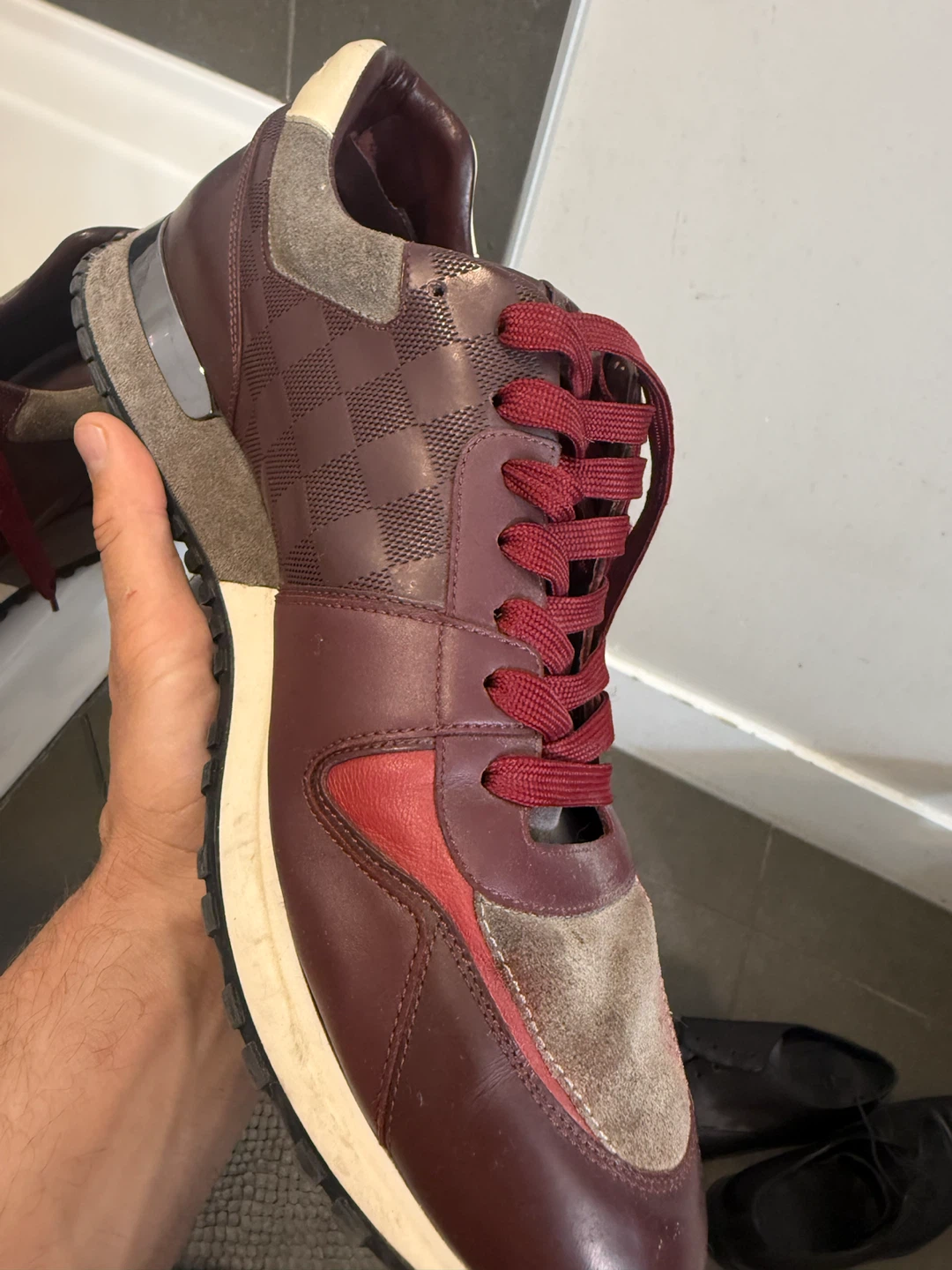 Louis Vuitton Run Away Burgundy Sneaker size 11 - photo 3
