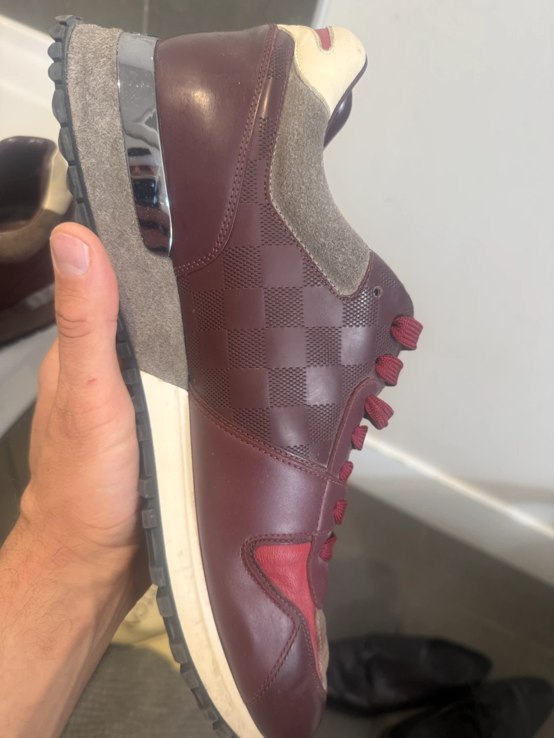 Louis Vuitton Run Away Burgundy Sneaker size 11 - photo 4