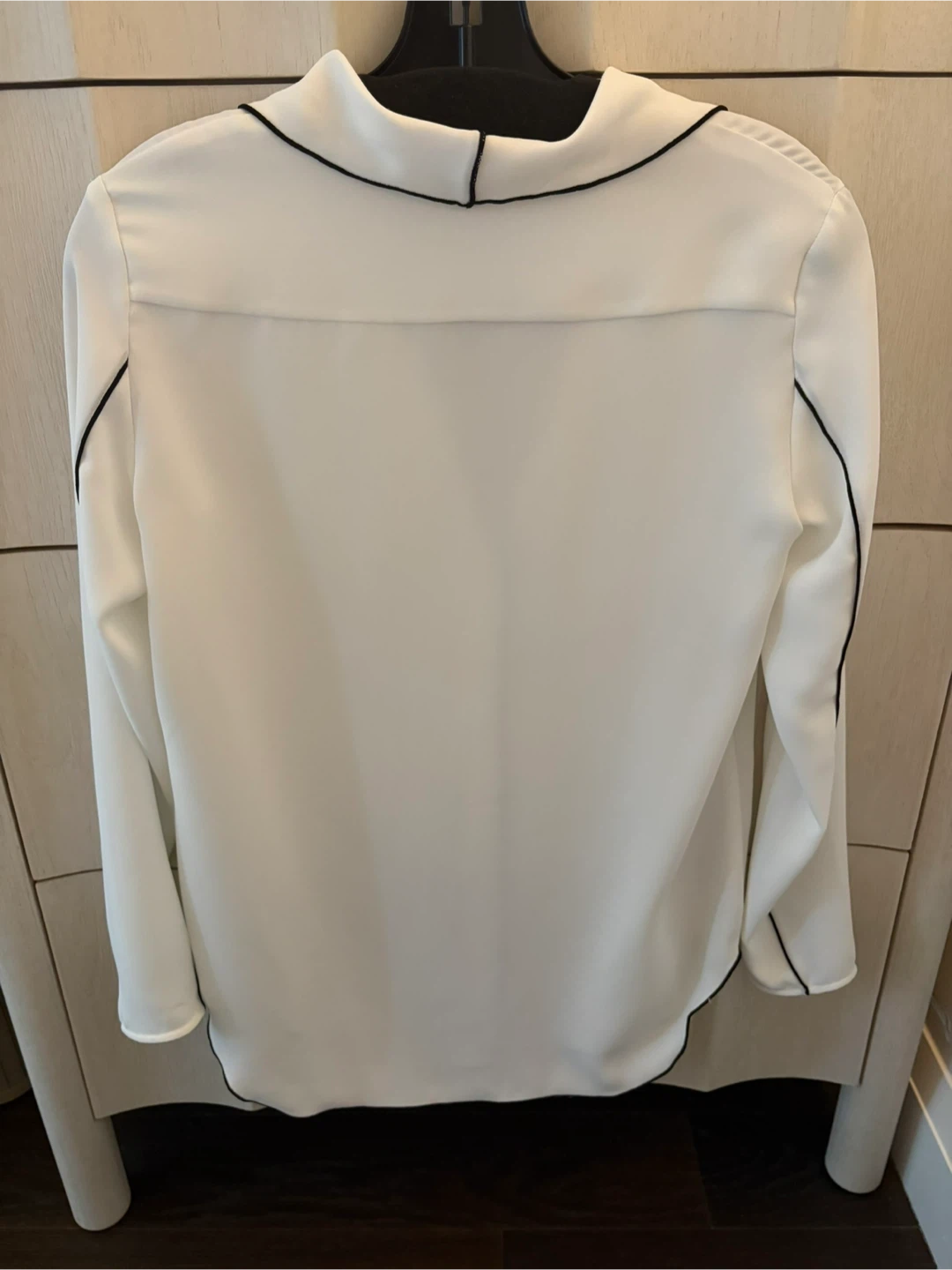 New Babaton Aritzia White Blouse - size XXS (fits loose) - photo 3