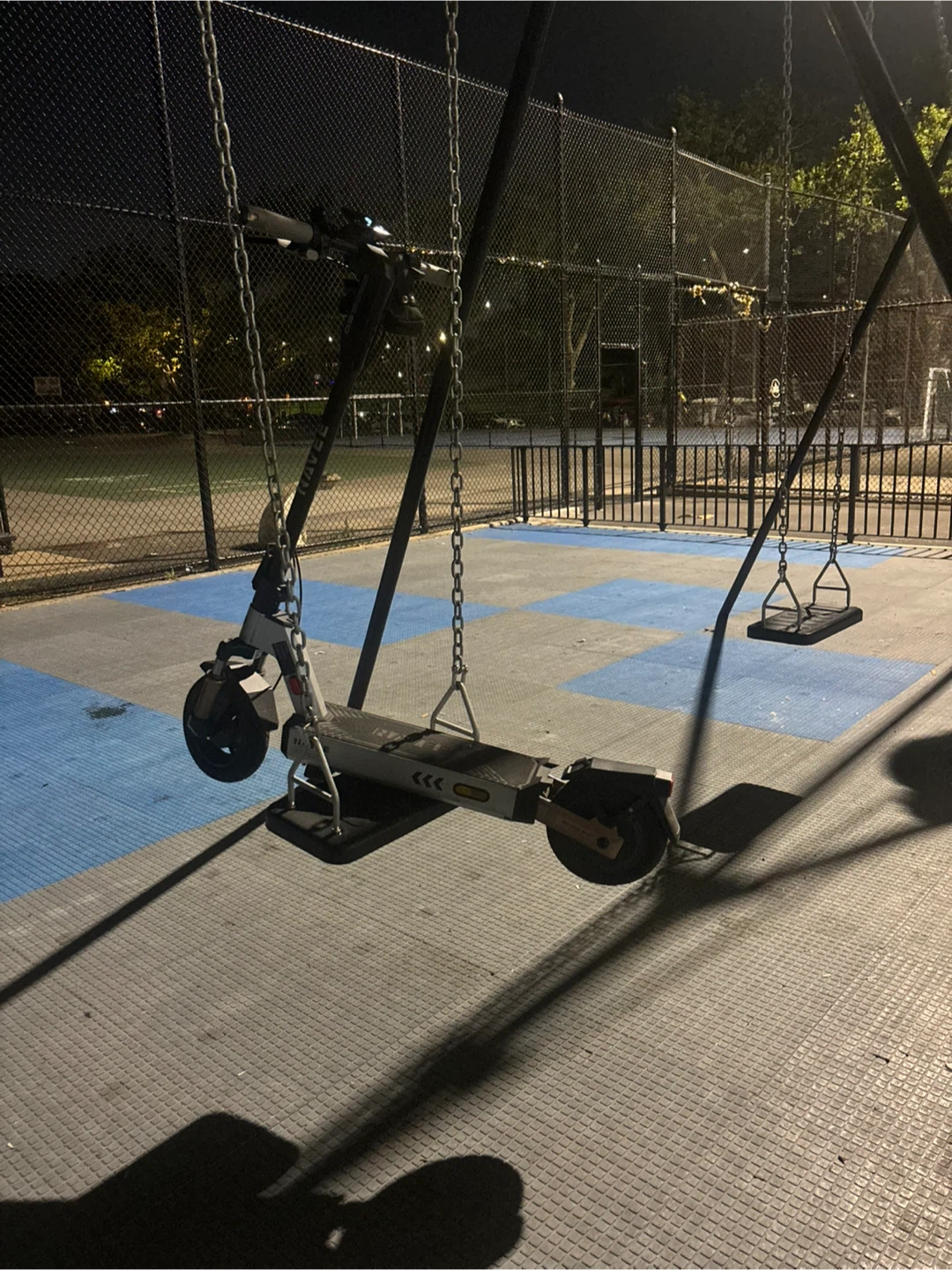 NAVEE Electric Scooter - photo 2