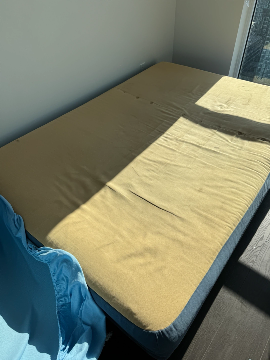 Bed + Mattress - photo 4