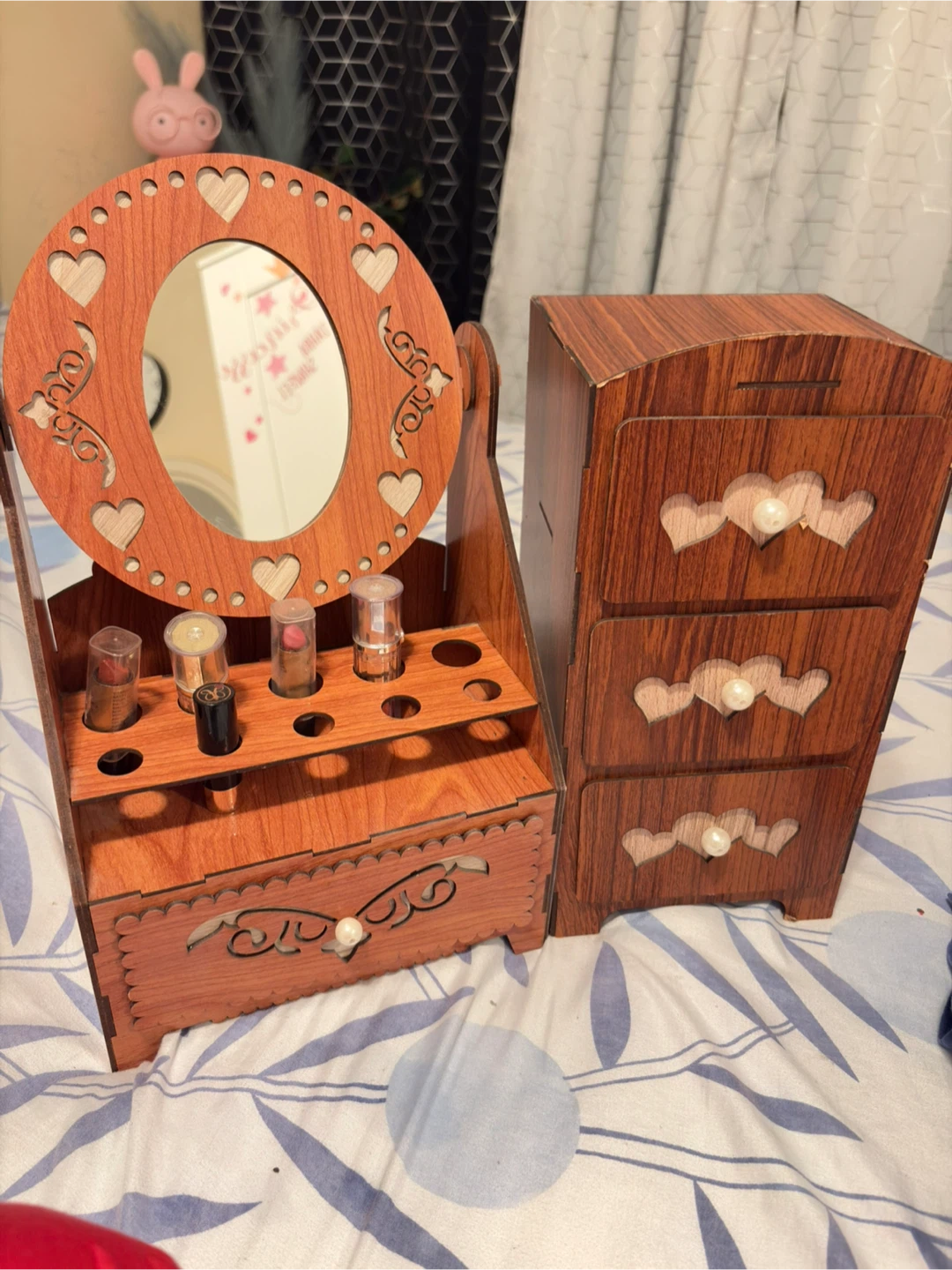 Wooden heart pattern makeup organizer set with mirror