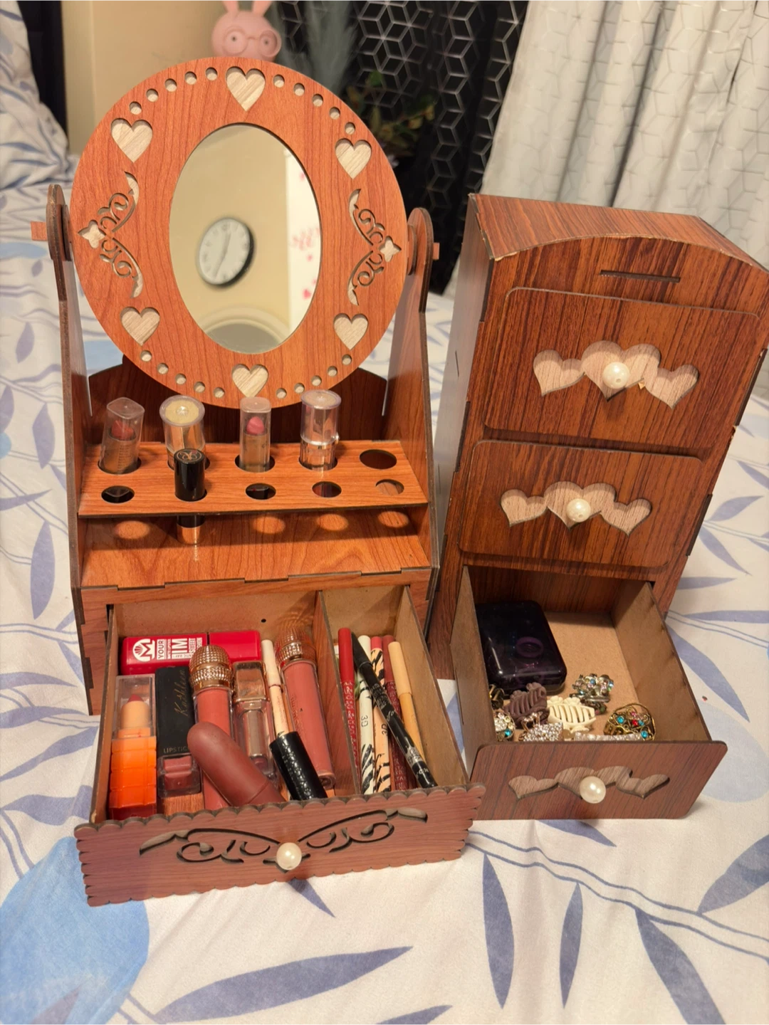 Wooden heart pattern makeup organizer set with mirror - photo 2