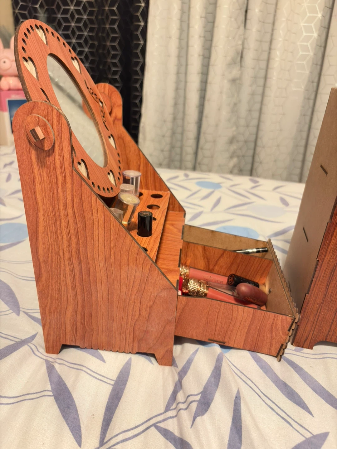 Wooden heart pattern makeup organizer set with mirror - photo 4