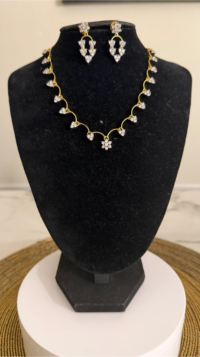 Gold-toned necklace and earring set with clear stones - photo 2