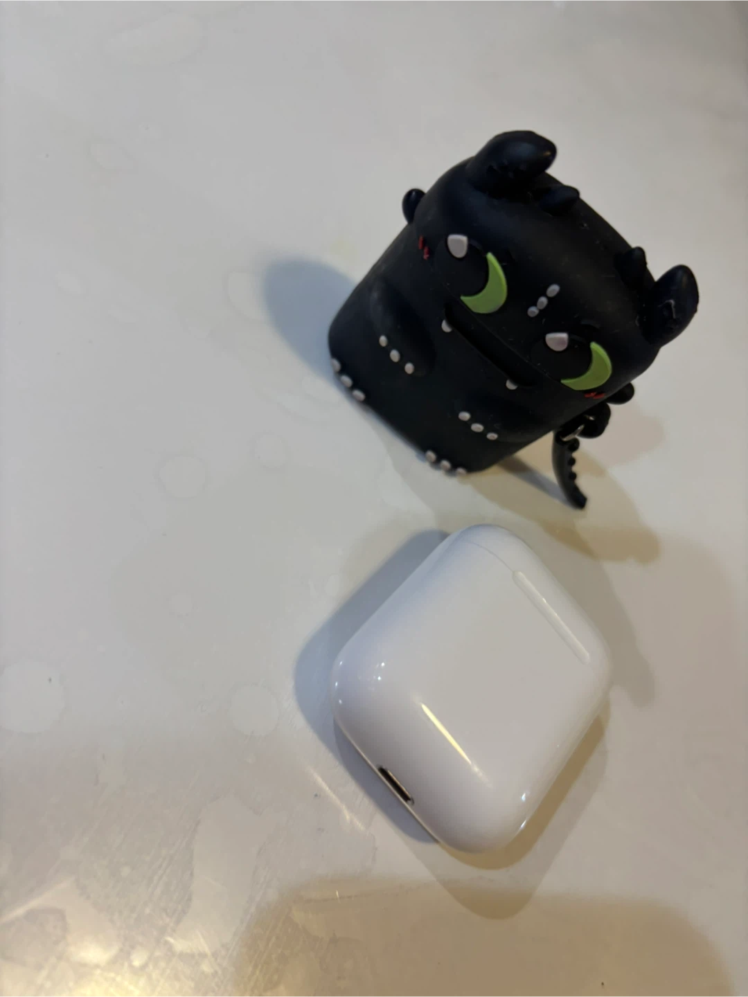 AirPods case A1602