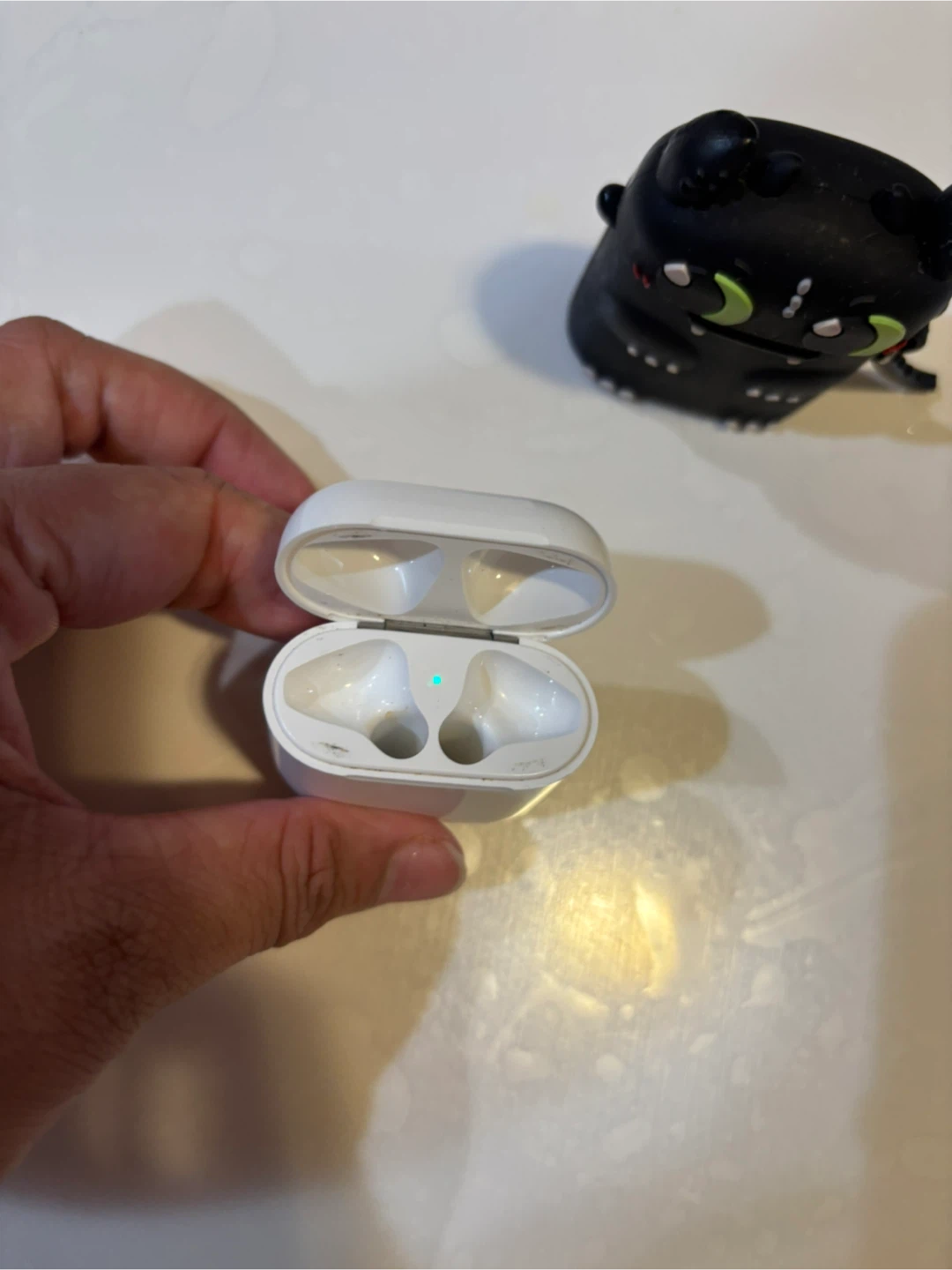 AirPods case A1602 - photo 2