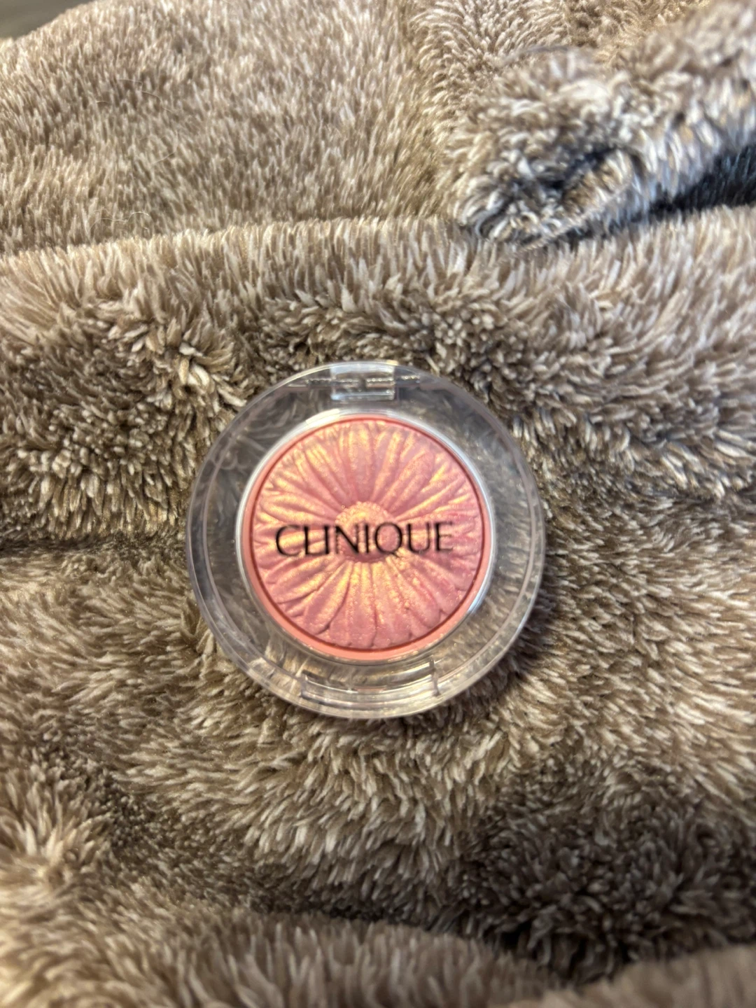 Clinique Lid/cheek Color in 08 Petal Pop