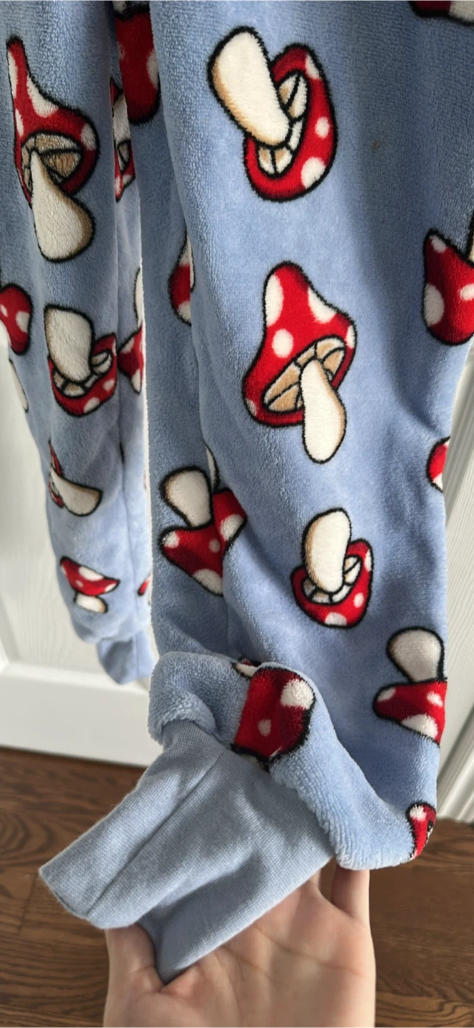 Mushroom Fleece Onesie - photo 5